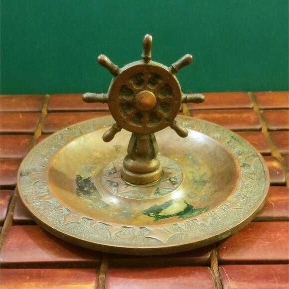 Antique Bronze Nautical Ships Wheel w/  Compass Rose Ashtray  Trinket Dish 5"dia - Picture 1 of 3
